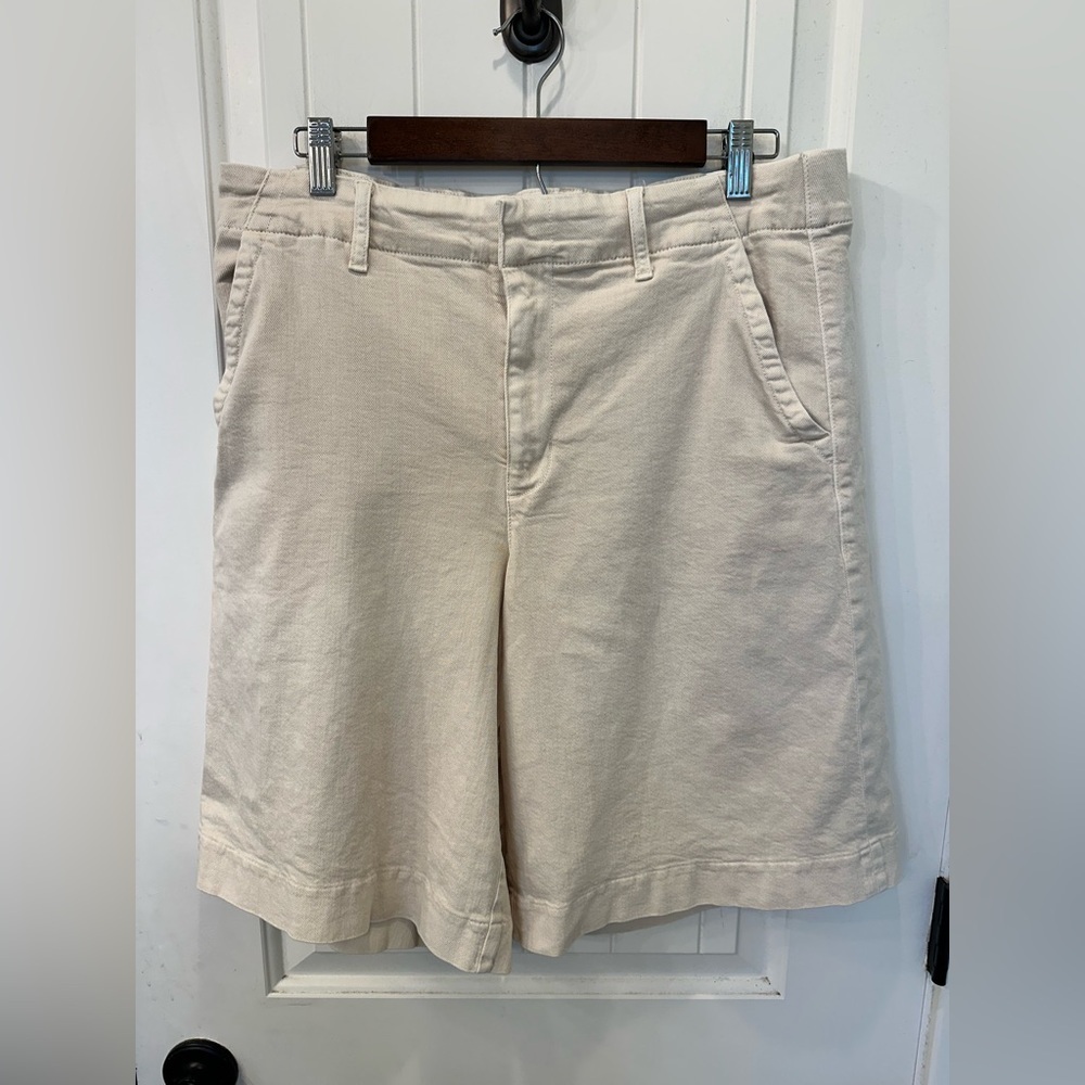 American Eagle Outfitters High-Rise Trouser Shorts Size 12 Excellent Condition